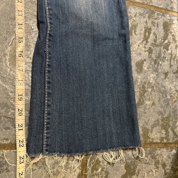 Ariya Jeans Juniors Size 13/14 Raw Hem Cut Off Cropped Embellished Distressed - Picture 9 of 11